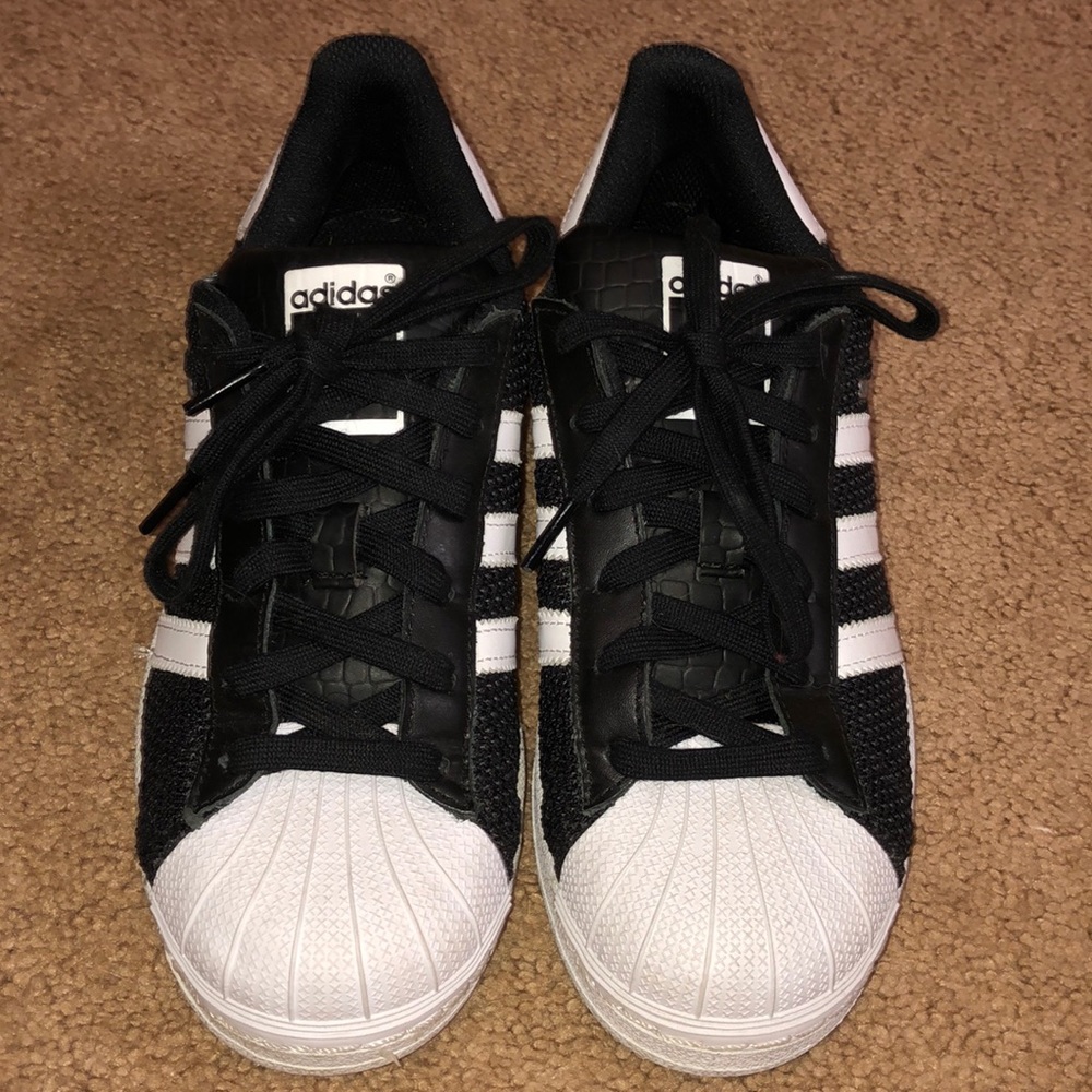 Men’s Adidas Super Star shoe